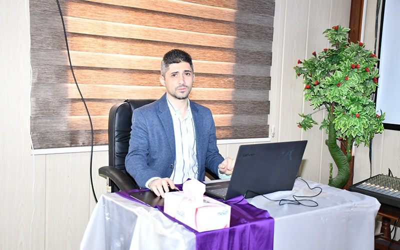 ندوة علمية: تحقق من صحة التوقيعات باستخدام مصنف خريطة التنظيم الذاتي ومصنف دعم آلة المتجهات